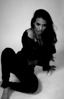 Thea Trinidad feet photo thumbnail