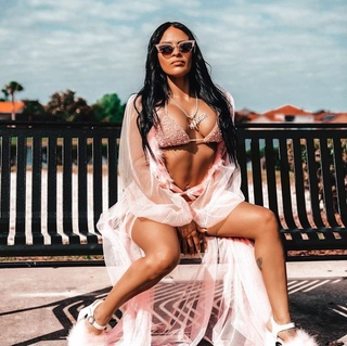 Thea Trinidad feet photo thumbnail