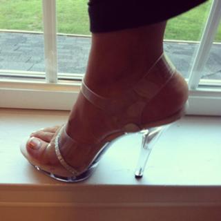 Thea Trinidad feet photo thumbnail