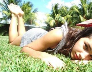 Thelma Fardín feet photo 12