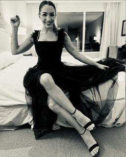 Thelma Fardín feet photo 15