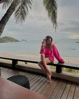 Thelma Fardín feet photo 5