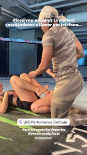 Thelma Fardín feet photo 4
