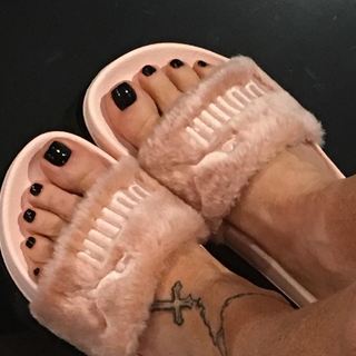 Theresa Caputo feet photo 17