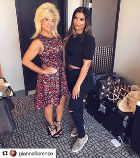 Theresa Caputo feet photo 18