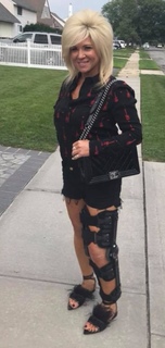 Theresa Caputo feet photo 20