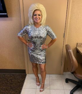 Theresa Caputo feet photo 7