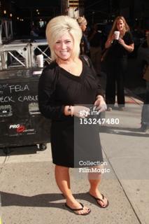 Theresa Caputo feet photo 4