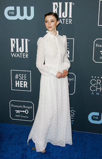 Thomasin McKenzie feet photo thumbnail