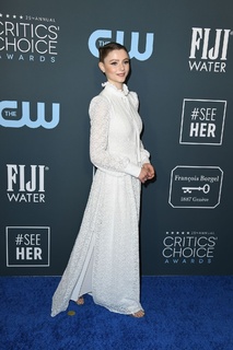 Thomasin McKenzie feet photo thumbnail