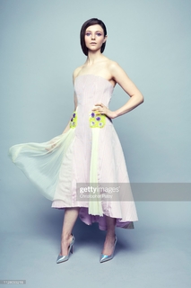 Thomasin McKenzie feet photo thumbnail