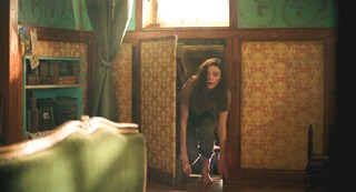 Thomasin McKenzie feet photo thumbnail