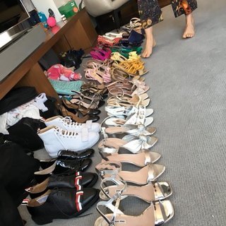 Thomasin McKenzie feet photo thumbnail