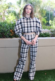 Thomasin McKenzie feet photo thumbnail