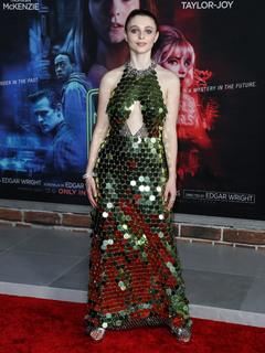 Thomasin McKenzie feet photo thumbnail