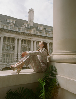 Thomasin McKenzie feet photo thumbnail