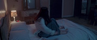 Thomasin McKenzie feet photo thumbnail