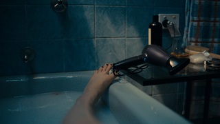 Thomasin McKenzie feet photo thumbnail