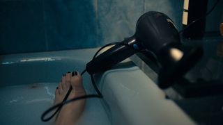 Thomasin McKenzie feet photo thumbnail