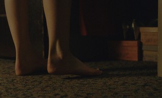Thomasin McKenzie feet photo thumbnail