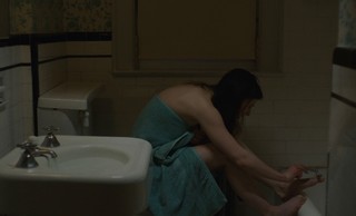 Thomasin McKenzie feet photo thumbnail