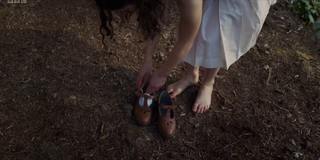 Thomasin McKenzie feet photo thumbnail