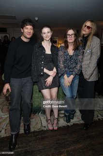 Thomasin McKenzie feet photo thumbnail