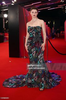 Thomasin McKenzie feet photo thumbnail