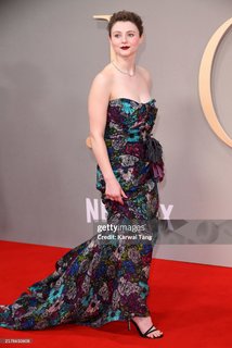 Thomasin McKenzie feet photo thumbnail