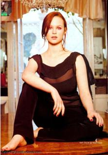 Thora Birch feet photo thumbnail