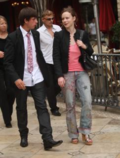 Thora Birch feet photo thumbnail