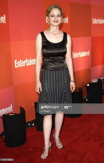 Thora Birch feet photo thumbnail