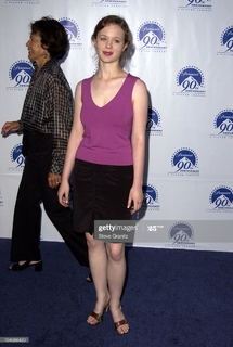 Thora Birch feet photo thumbnail