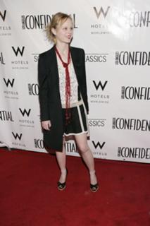 Thora Birch feet photo thumbnail