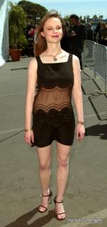 Thora Birch feet photo thumbnail