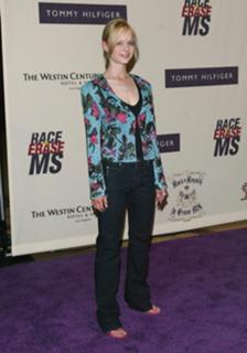 Thora Birch feet photo thumbnail