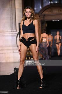 Thylane Blondeau feet photo thumbnail