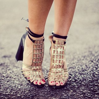 Thássia Naves feet photo 7