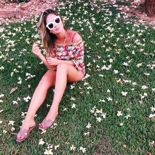 Thássia Naves feet photo 6