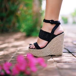Thássia Naves feet photo 16