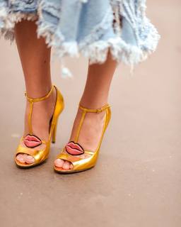 Thássia Naves feet photo 10