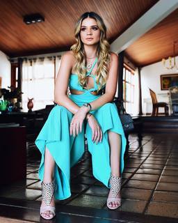 Thássia Naves feet photo 8