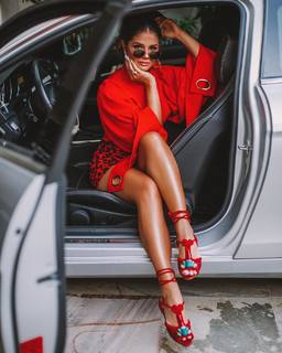 Thássia Naves feet photo 5