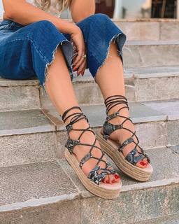 Thássia Naves feet photo 18