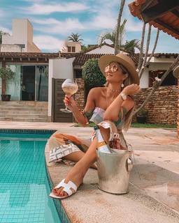 Thássia Naves feet photo 3