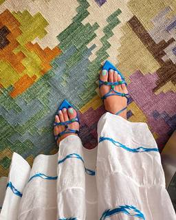 Thássia Naves feet photo 2