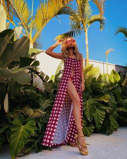 Thássia Naves feet photo 14