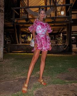 Thássia Naves feet photo 9