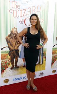 Tia Carrere feet photo thumbnail