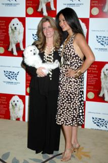 Tia Carrere feet photo thumbnail